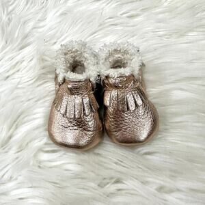 BirdRock Baby Rose Gold Sherpa Moccasins Sz 3